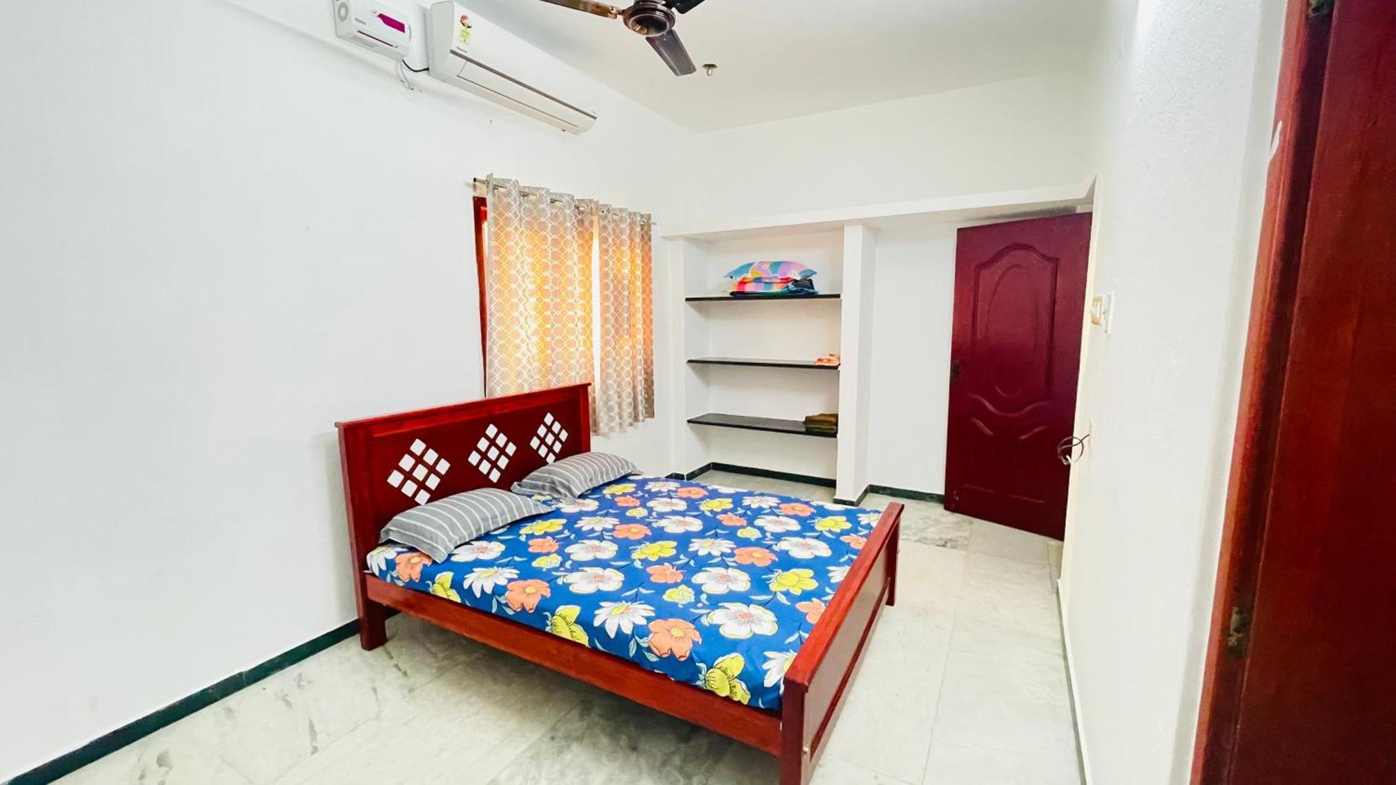 White House - 2Bhk - Esha Apartment Коимбатур Экстерьер фото